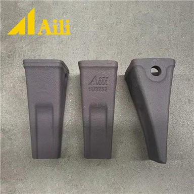 1U3252 Geschmiedete lange Zähne